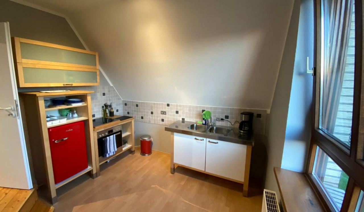 *To Hus* Wohnung Am Rande Von Jever Dış mekan fotoğraf