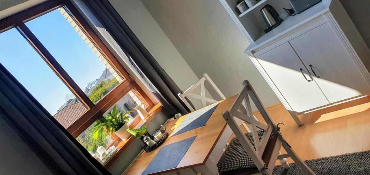 *To Hus* Wohnung Am Rande Von Jever Dış mekan fotoğraf